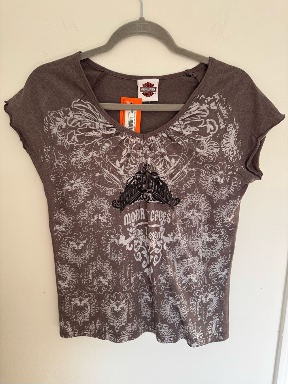 NWT Harley-Davidson Women's Damask Wing V-Neck Graphic Tee Size S/M